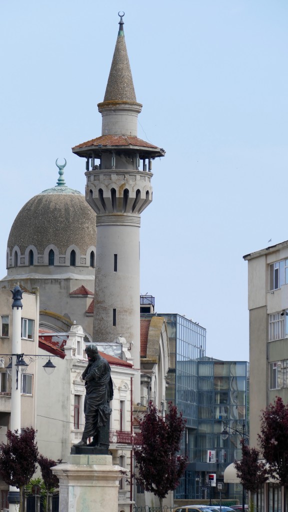 Constanta, the Mosque from 1910 build by King Carol I dedicated to the muslims in the city. Piata Ovidiu and his Monument