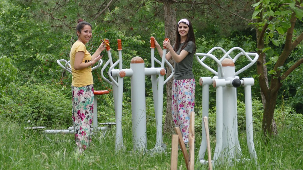 Young members of the cooperative Aksu Köyü Kadinlari Dayanişma Derneği