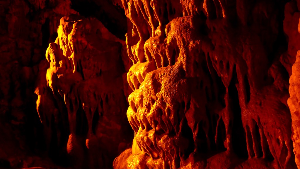 The "Ballica Cave" is an 8 km long cave 23 km far from Tokat, in Pazar. It is made up of crystallised karstic stone that contain 96% calcium carbonate. It is a fossil cave that developed vertically and horizontally. It has five storeys connected to each thereby stalagmites, stalactites, travertine, onion stalactites, dripstone pools and various caves formations.