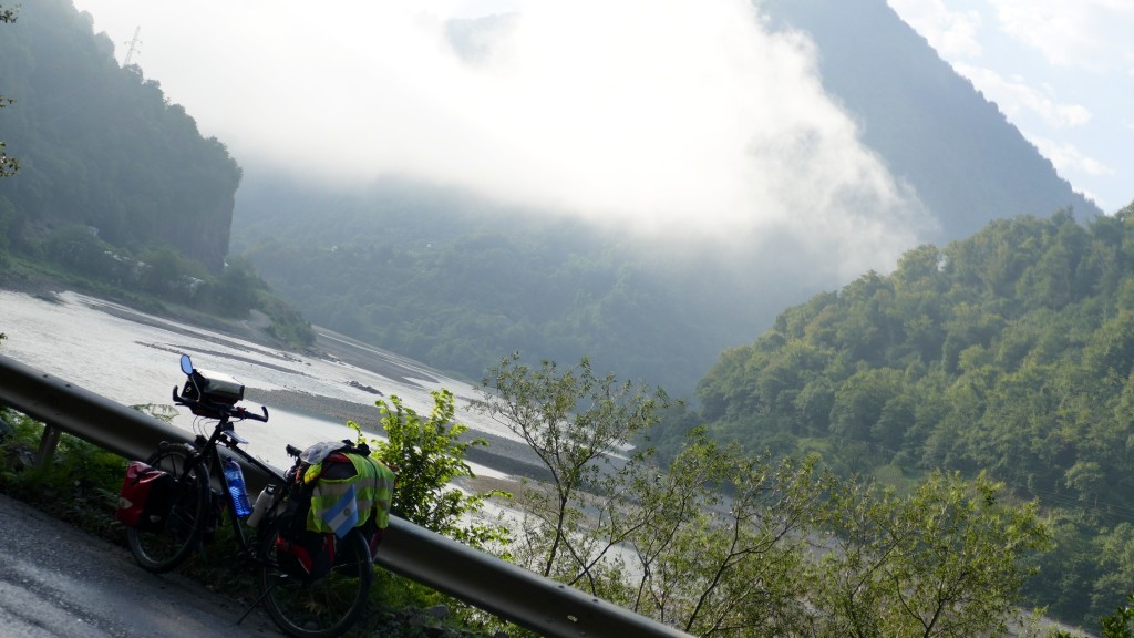 The Çoruh valley lies within the Caucasus ecological zone, which is considered by the World Wild Fund for Nature and by Conservation International as a biodiversity hotspot.