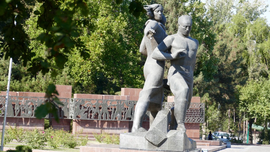 Courage Memorial The monument was built in 1976 to the 10-th anniversary of the terrible earthquake that destroyed almost half of the city. The earthquake of 1966 was 9 point on the Richter scale, the zone of destruction was 10 square kilometers. Exact numbers are unknown, but it is known that after the earthquake more than a quarter of million people become homeless