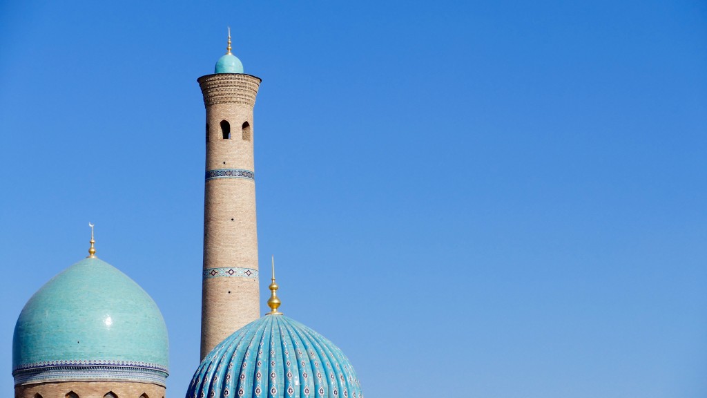 The memorial complex of St. Sheikh Khovandi Takhur who lived in the XIV century, includes three buildings: the very tomb of Sheikh Taur (XV-XIX century), tomb of Kaldirgoch-biy (XV century) and the mosque.